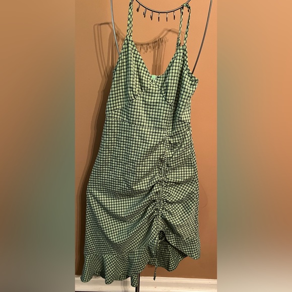 PLAID PATTERN RUFFLE MIDI RUCHED DRESS Size Small - Picture 3 of 3